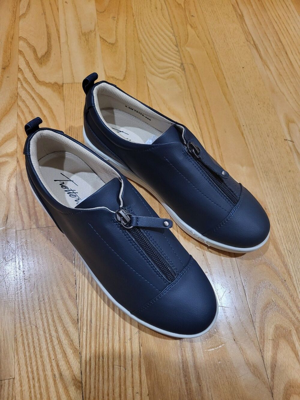 Trotters Anika Women's Comfort Sneakers Navy Zip Platform 5.5M New No Box